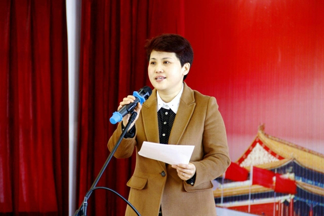 桦川县离退休干部党工委书记崔庆华