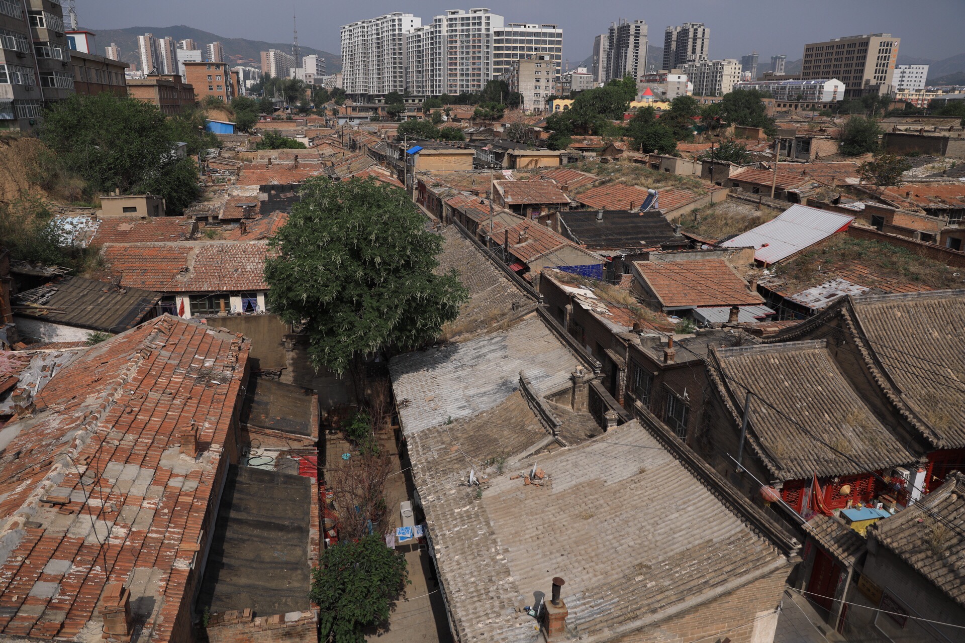 隐没于这座群山环绕历史悠久的张家口市桥西区闹市中有一座