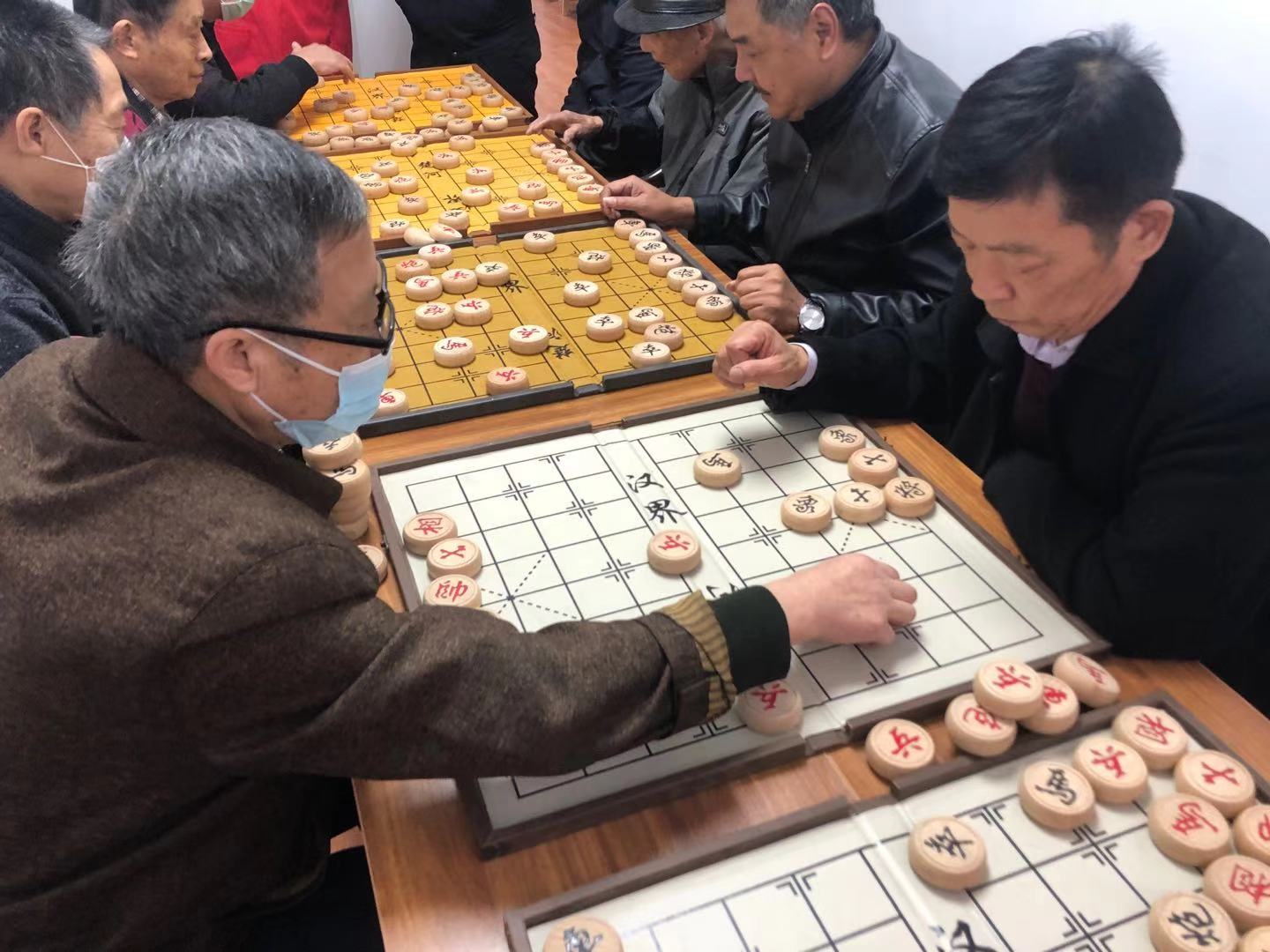 蔡甸街新福社区举办老年人象棋友谊赛