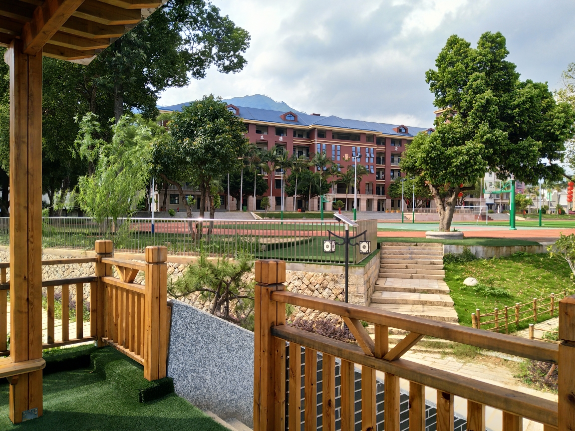 东张中心小学校园一隅