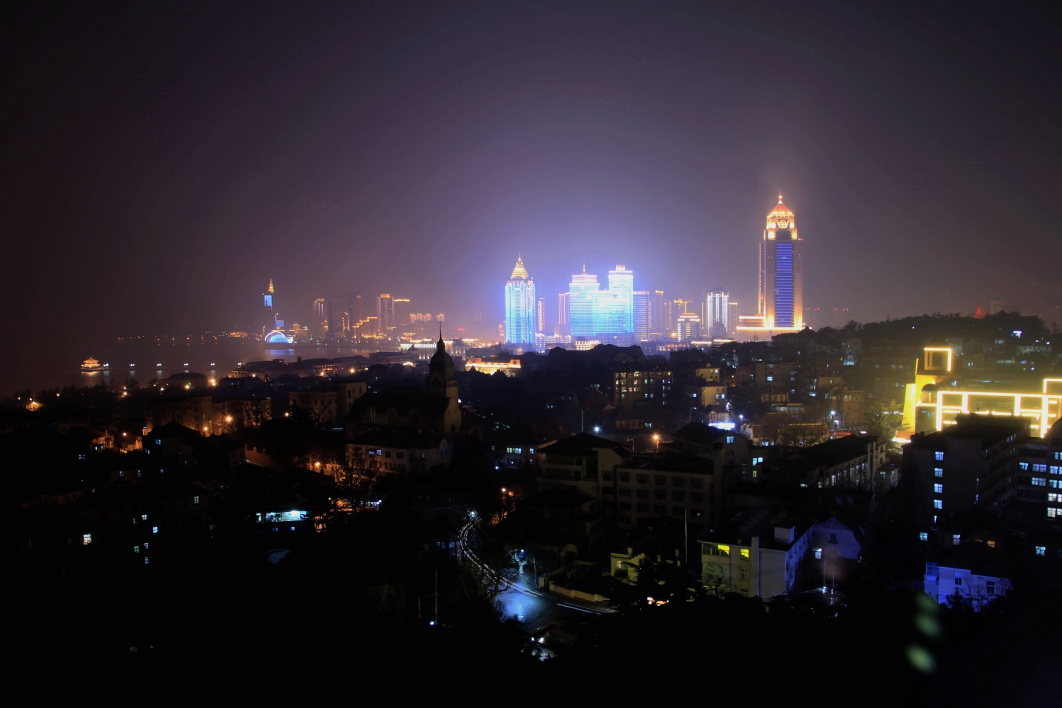 《我的冬天雾夜青岛信号山》青岛江海摄影工作室外拍活动在进行