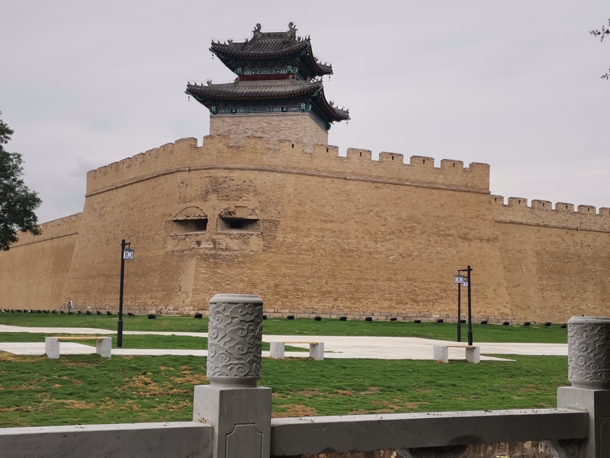 洹水安阳名不虚,三千年前是帝都一一明.彰德府城墙修复开放