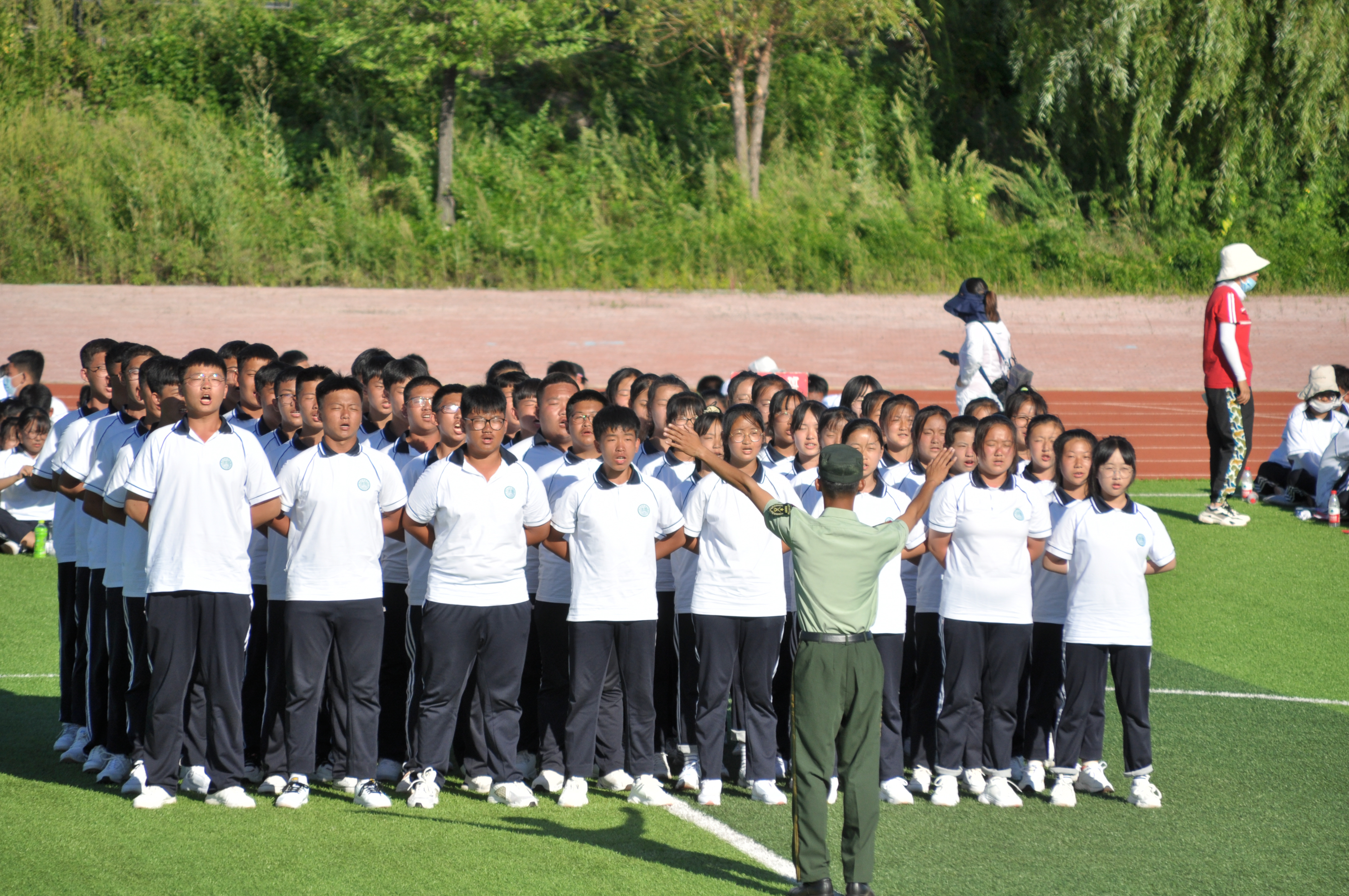 海林市高级中学高一新生军训