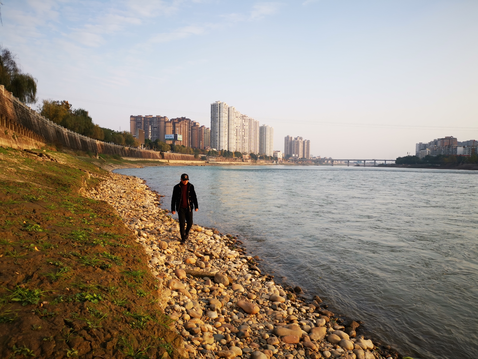 简阳沱江东门河坝