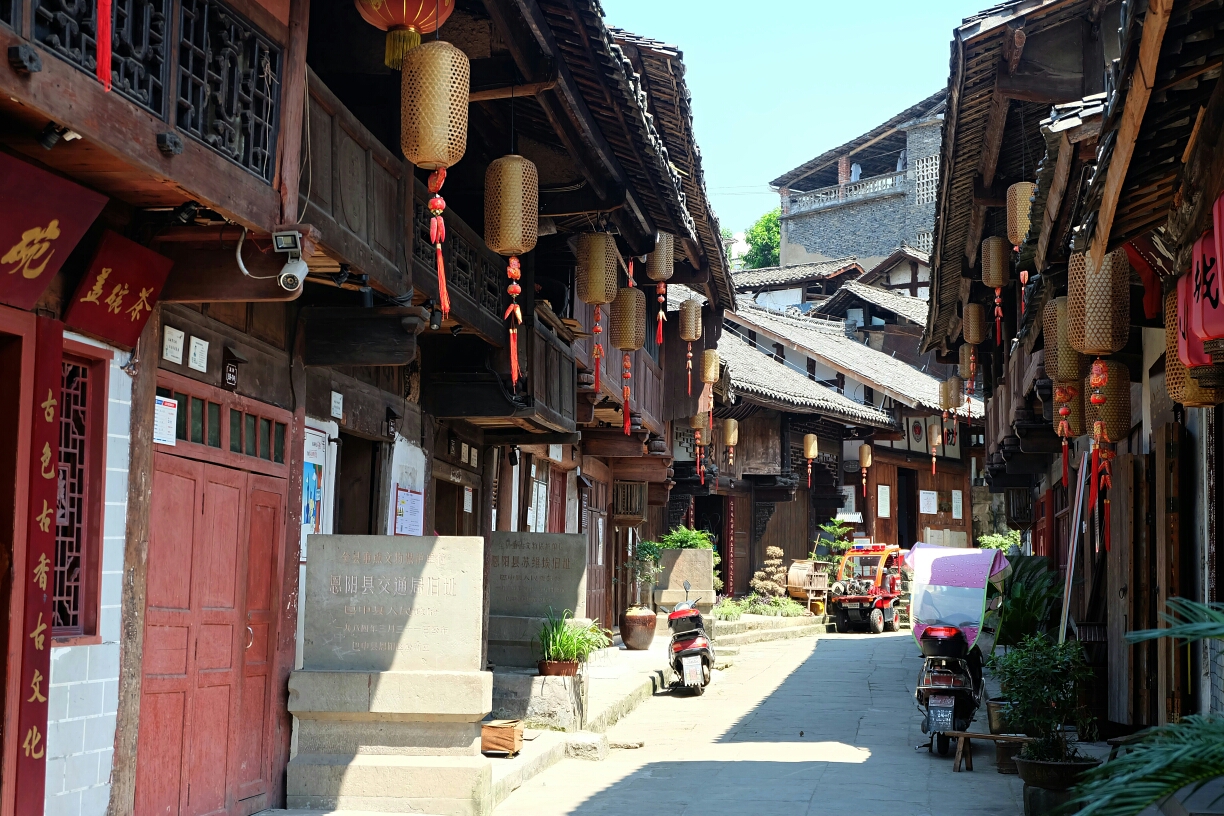 而这些古城外景拍摄地便是恩阳古镇.