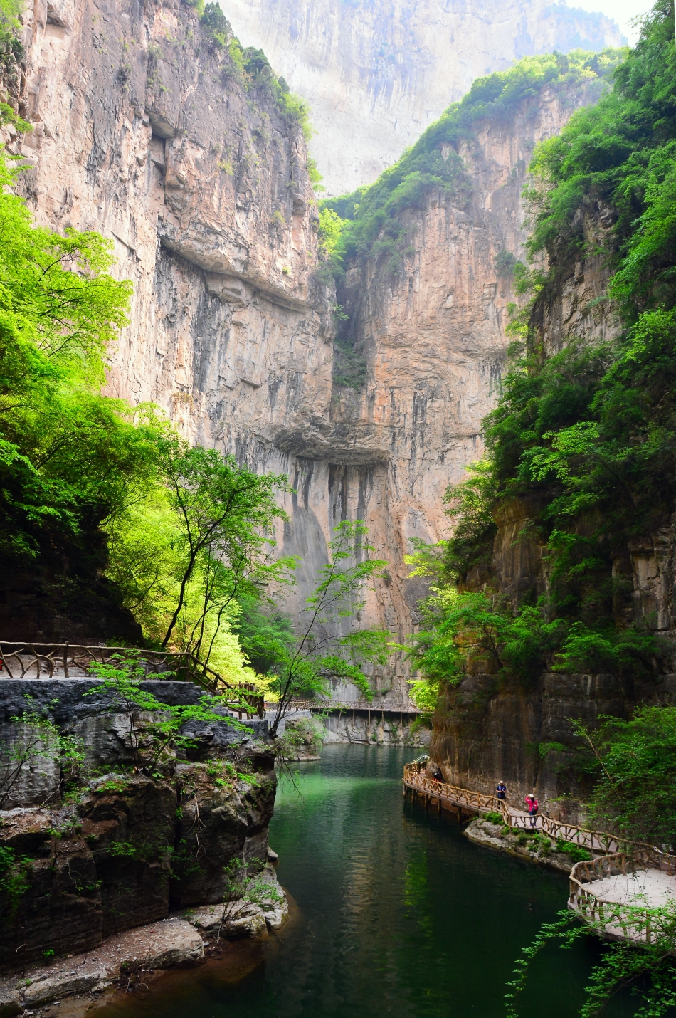 八泉峽簡介 八泉峽旅遊風景區是山西太行山大峽谷內風景最為壯美,內涵