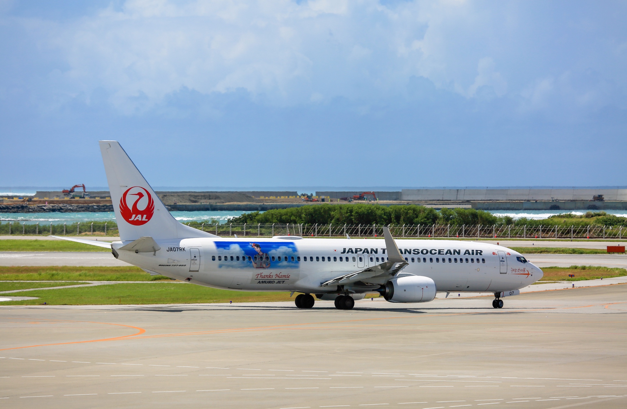 机型:日本越洋航空公司波音737-800型"安室号"彩绘涂装客机(9.