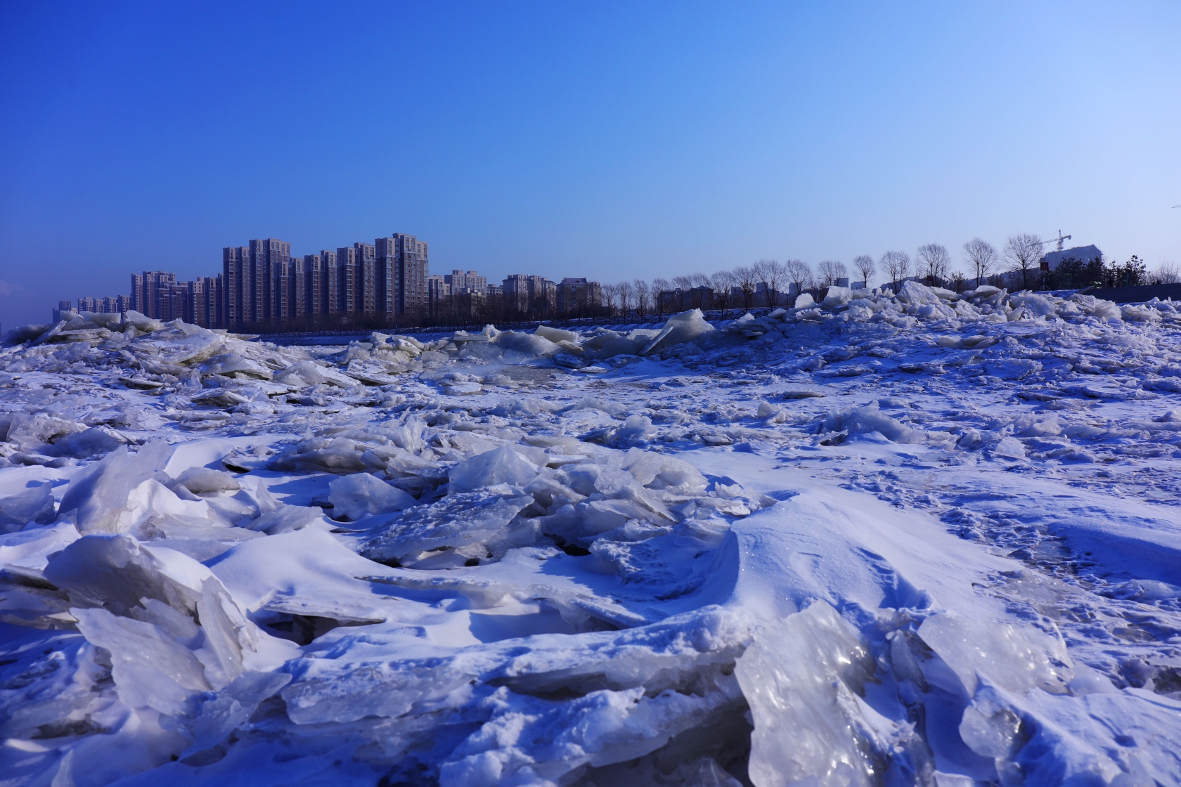 冬寒雪城武封江(原创)