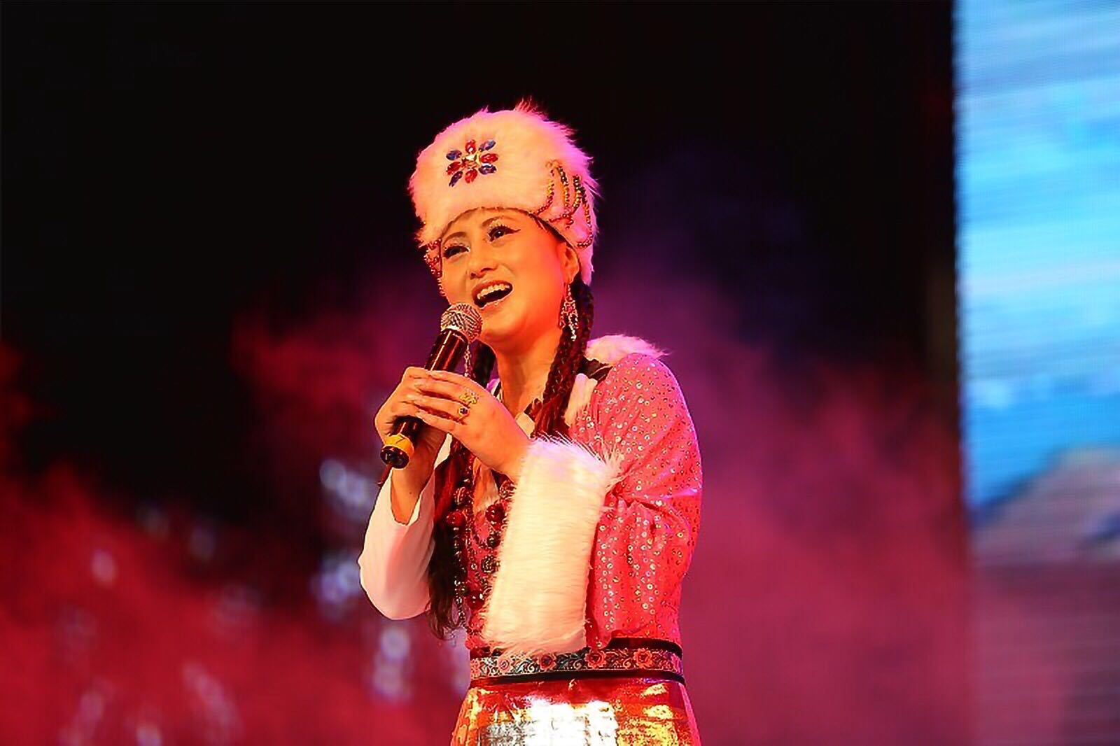 网络艺人丁秀英