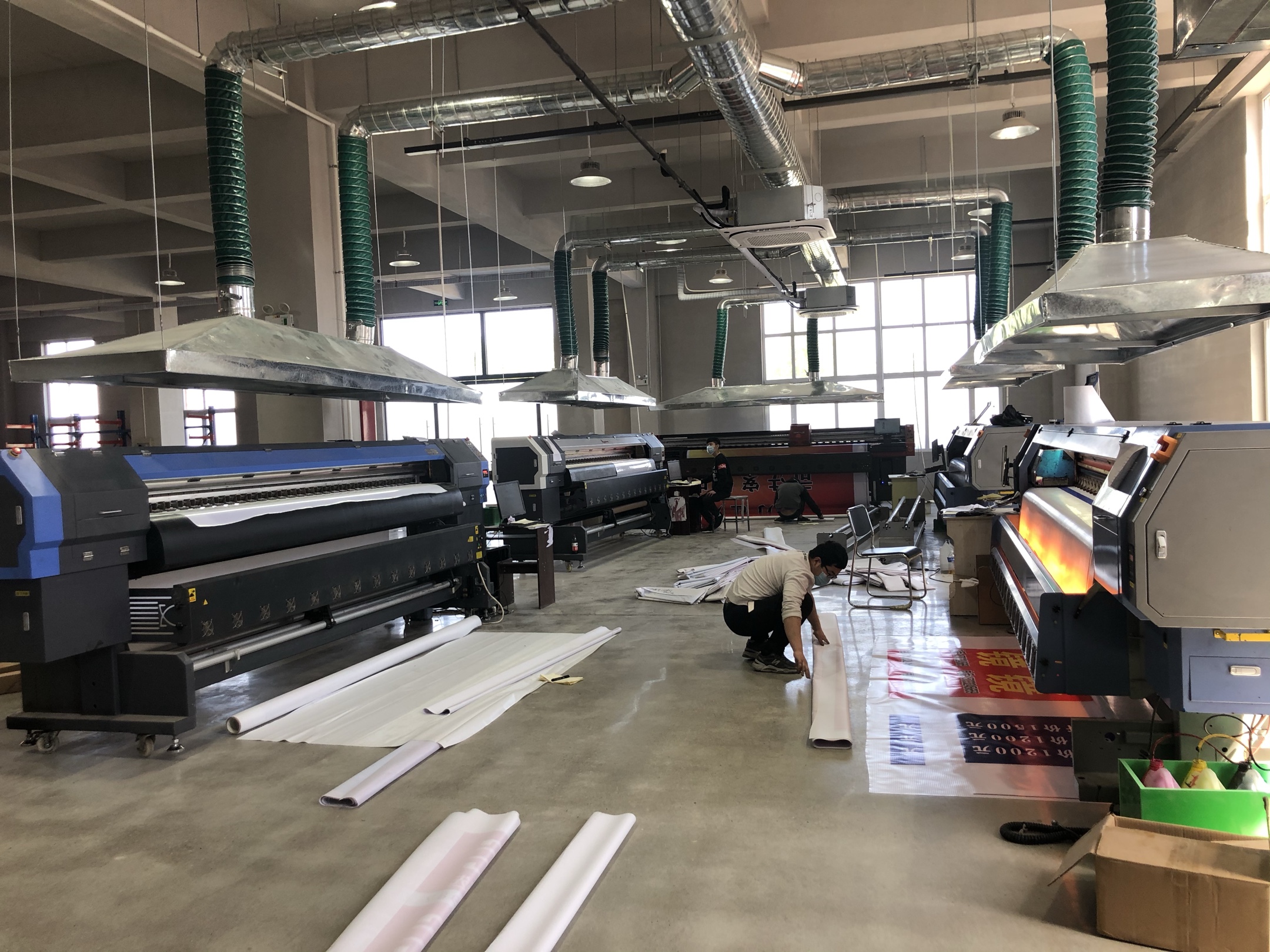 "润千万色彩"!广而告之新老客户!