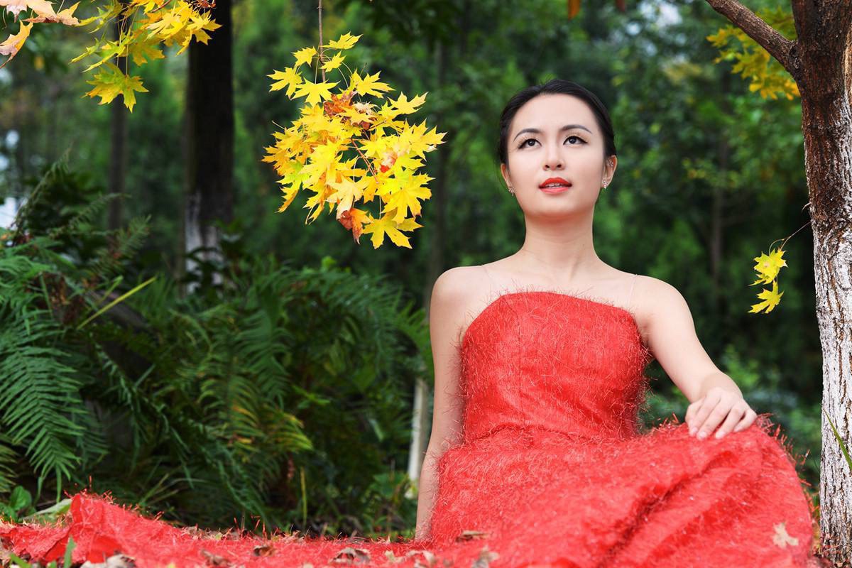 谁吻红了枫叶的脸