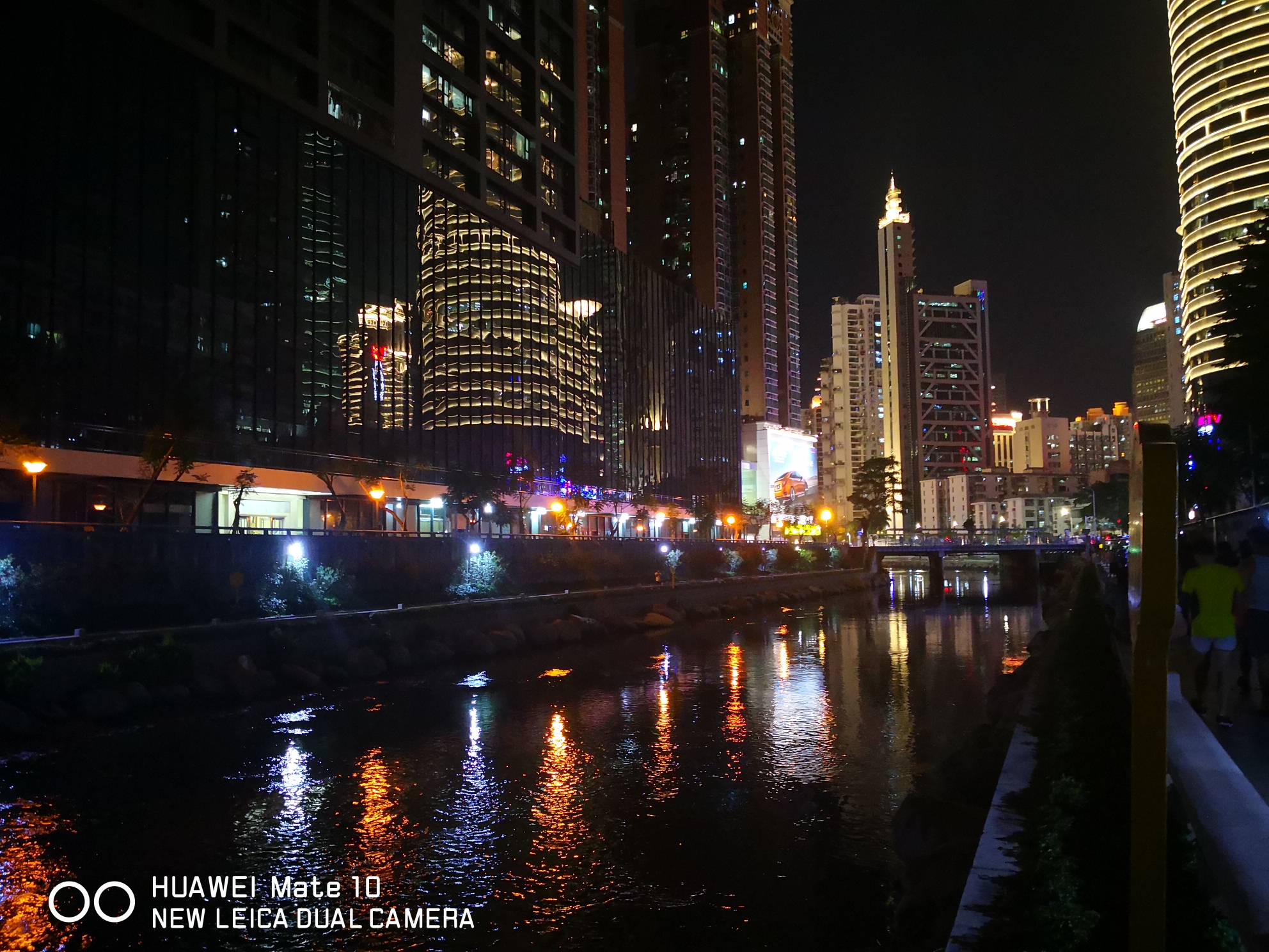 深圳布吉河两岸夜景