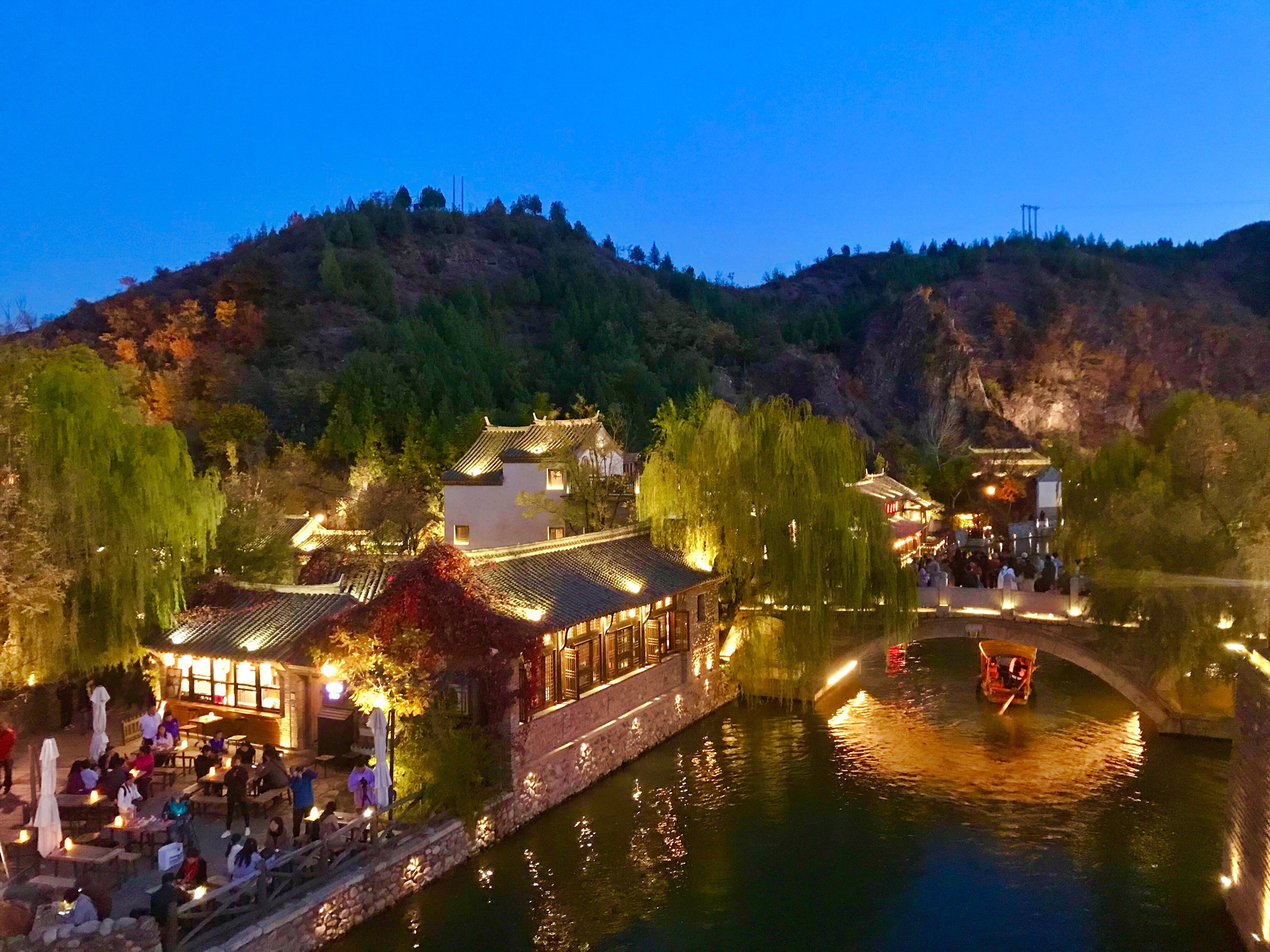 古镇夜景(北京古北水镇)