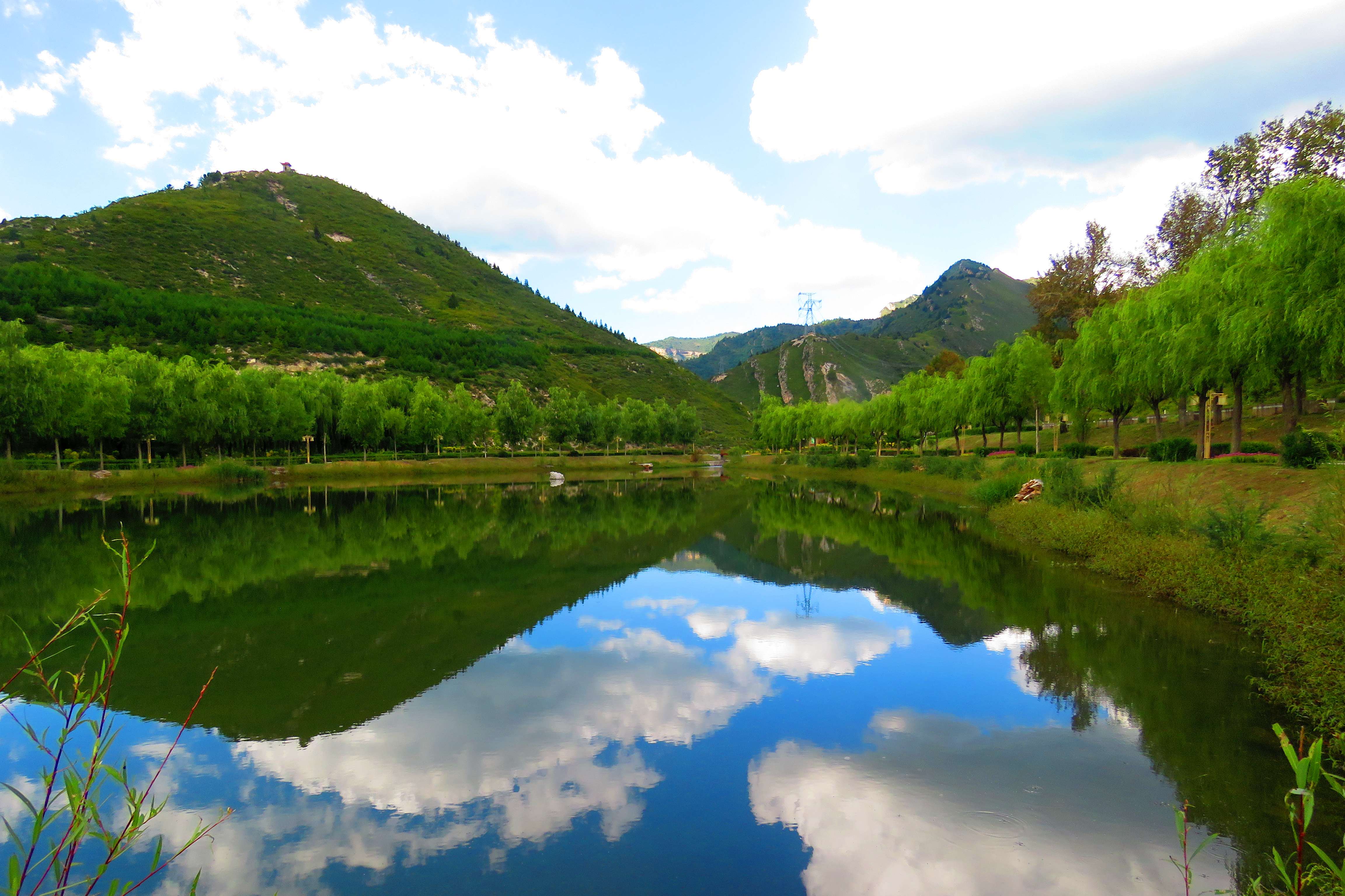 半亩方塘一鉴开天光云影共徘徊