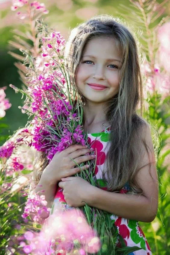 漂亮的小姑娘,好美的笑容