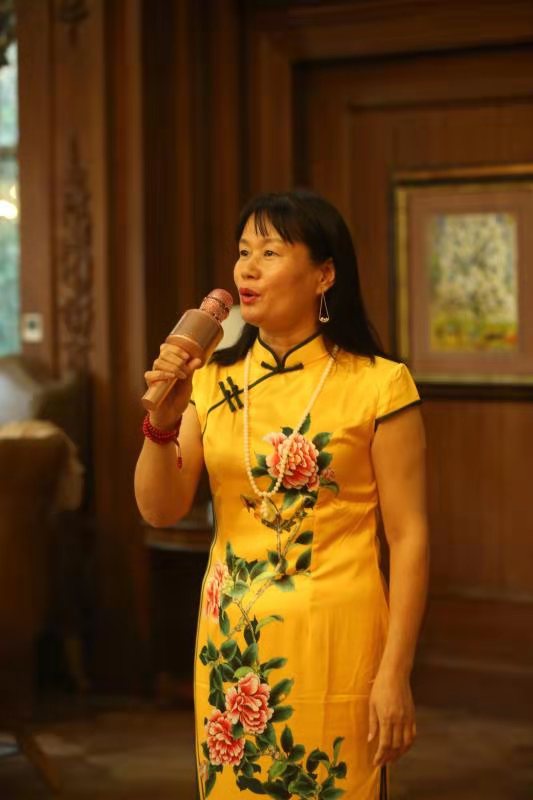 同声共抒爱国情,铿金霏玉诵中华——迎国庆师生朗诵会