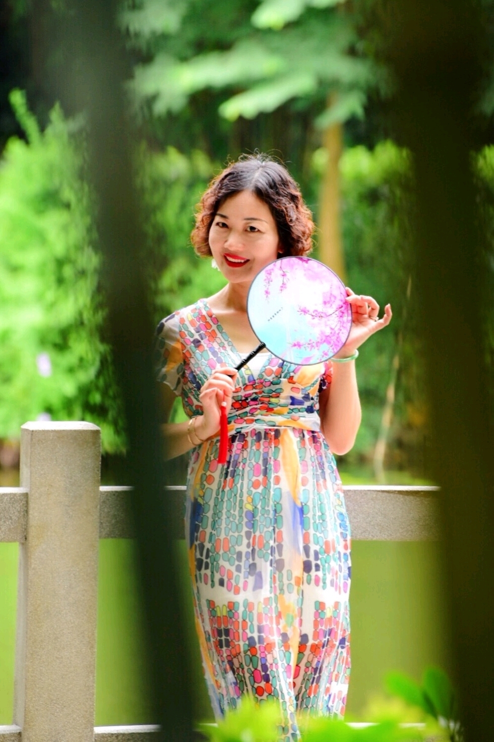 清风竹韵,雅意深深,形神俱佳,知性芳魂.