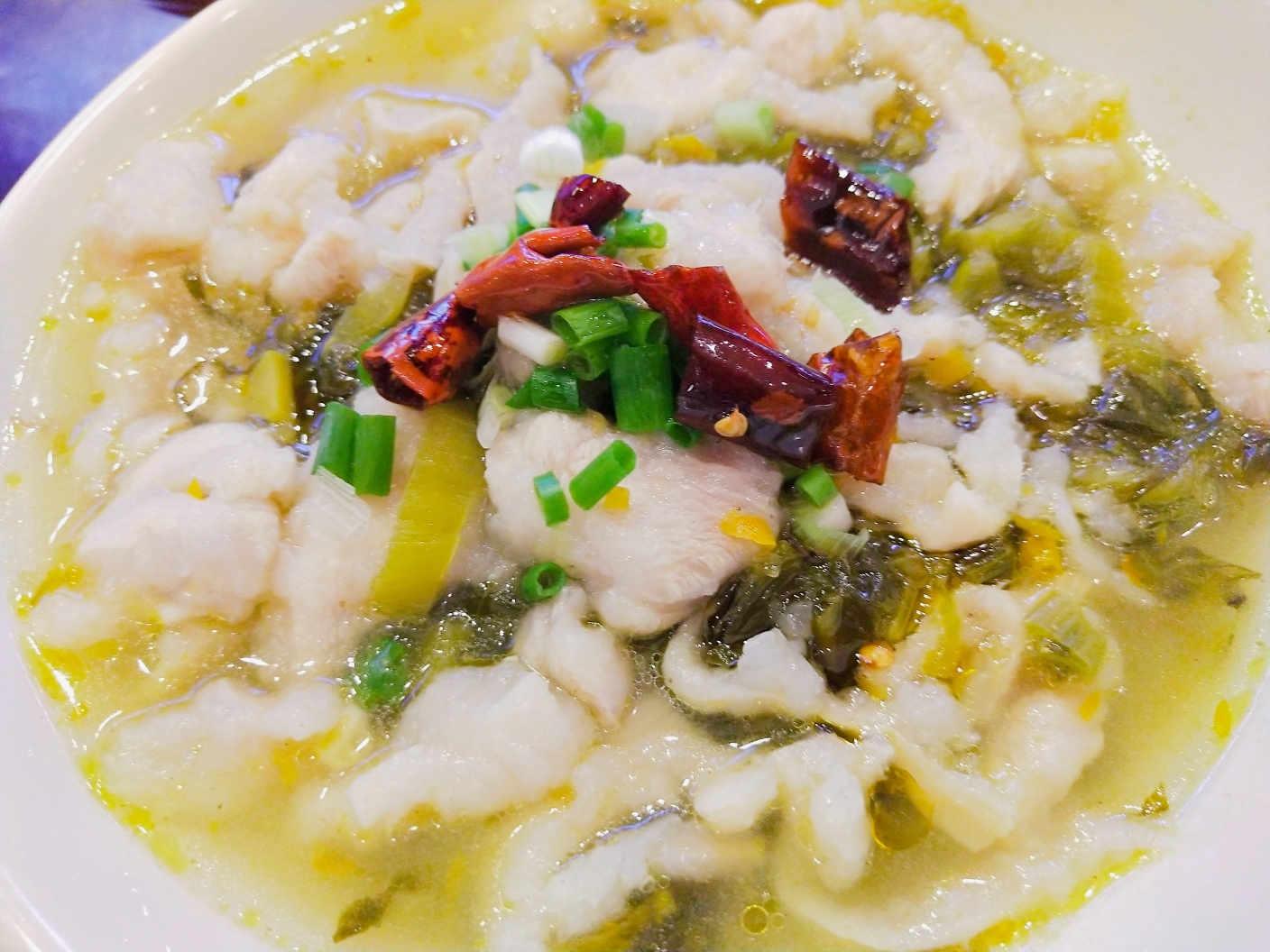 酸汤嫩滑鸡 制作人:何胡山