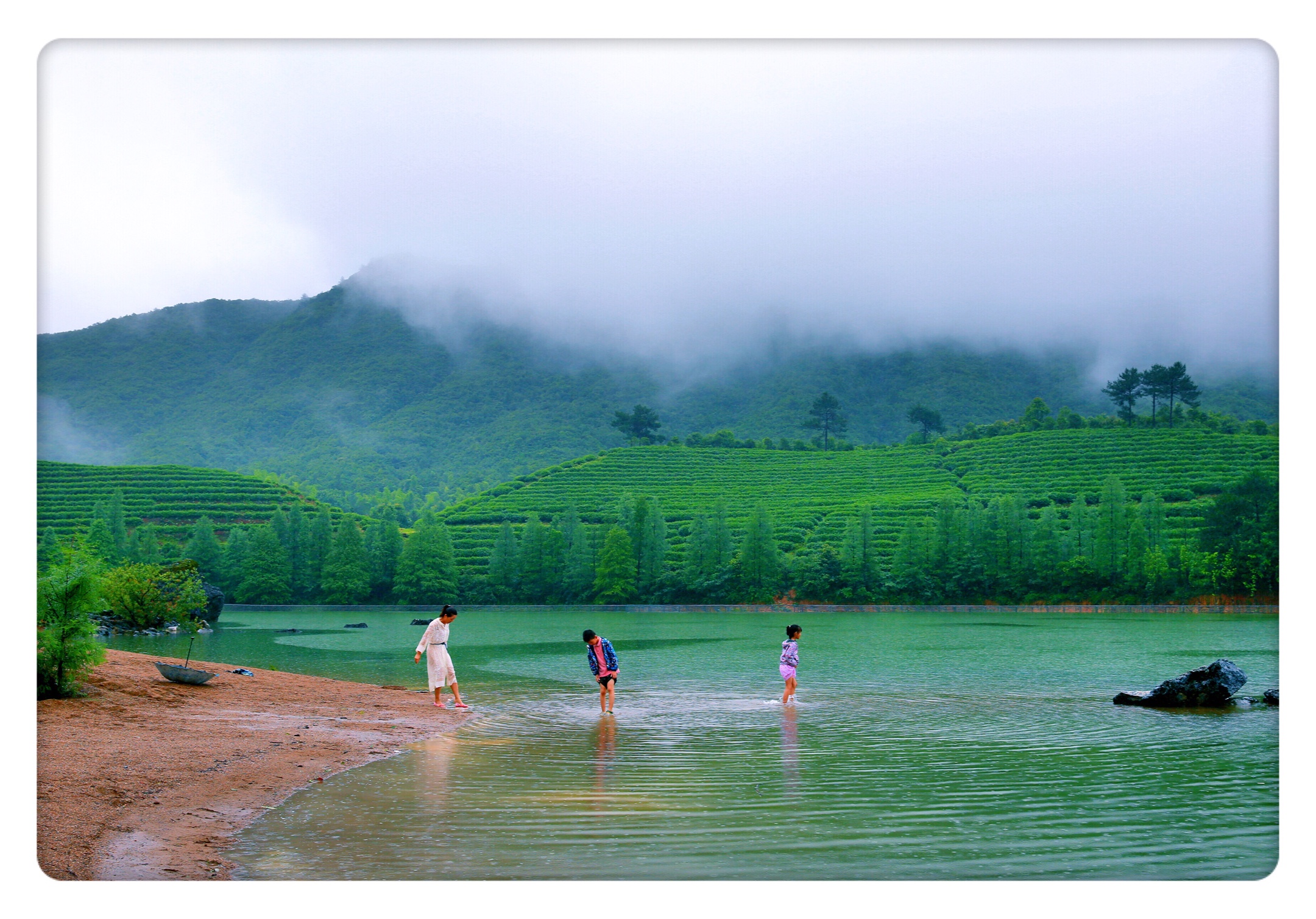 《宛若仙境》2019年7月14日摄于鹿女湖
