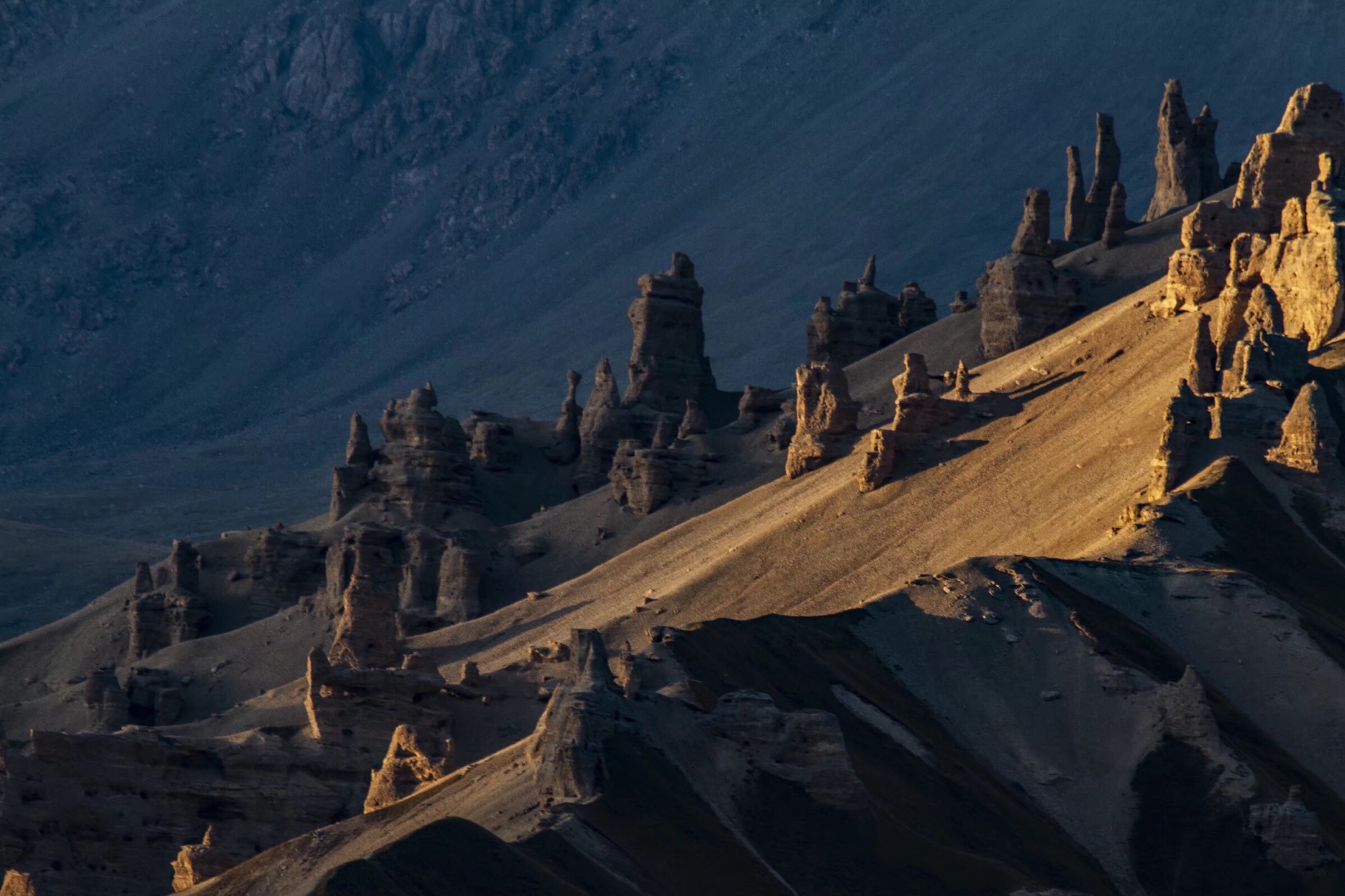 和静奎克乌苏石林(2)