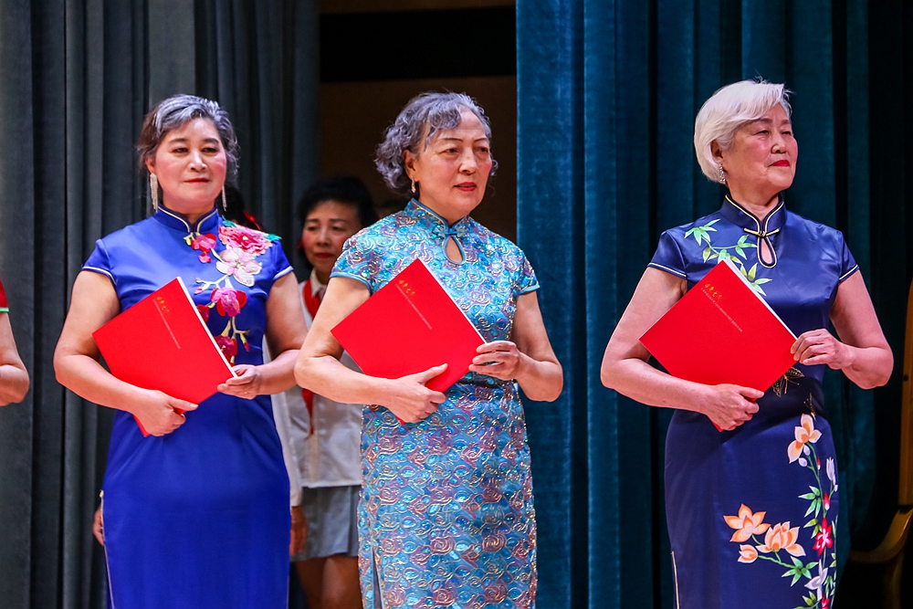 "印象七宝"新中国成立七十周年摄影活动,——致敬"同龄人