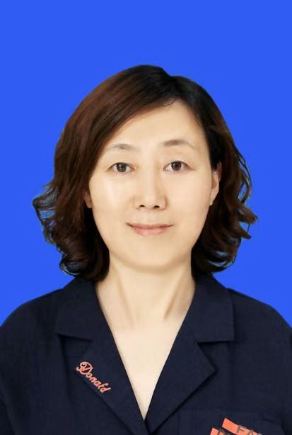 李彩霞(文安) 我一直珍藏着 珍藏着旧时光 在朦胧的月下 在灯火遥遥处