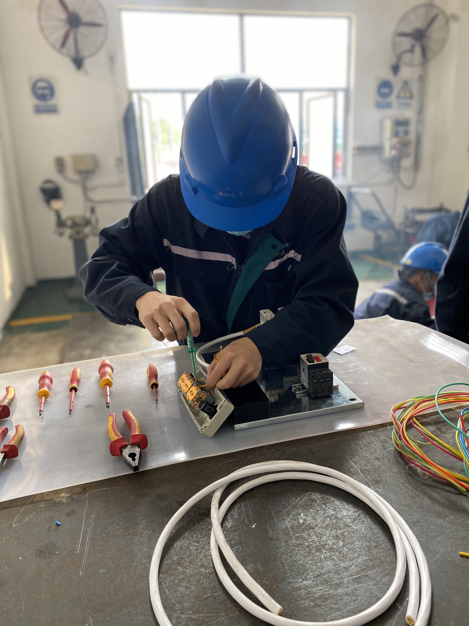 南昌工厂机电修一季度技能大比武圆满结束