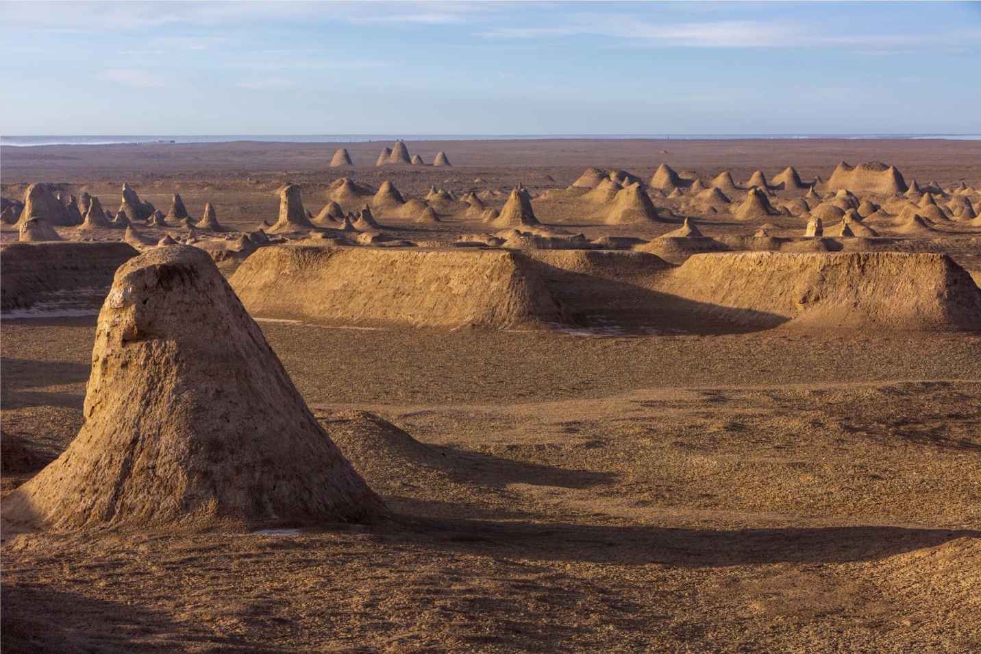 首发格尔木的雅丹地貌