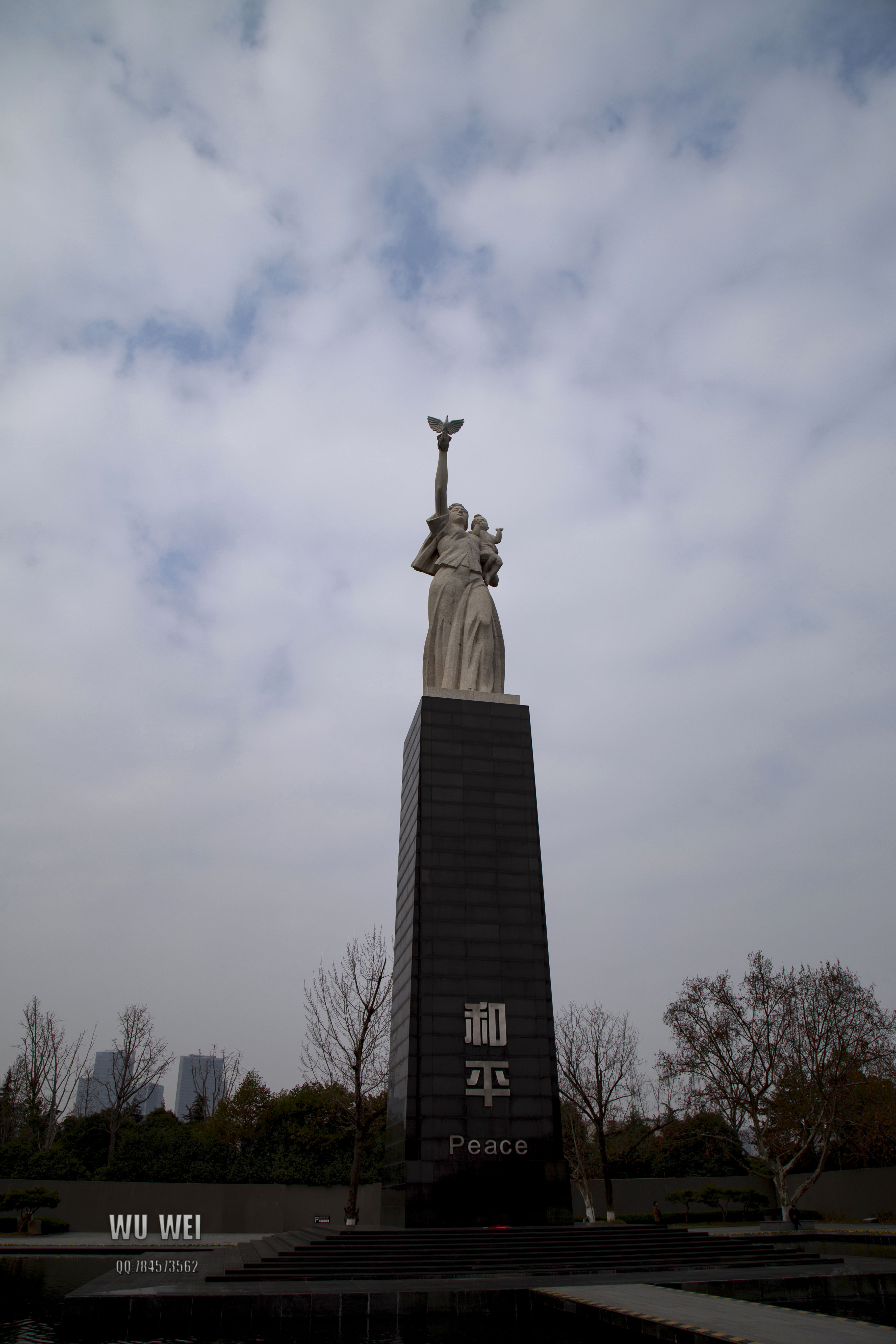 南京纪念馆雕像图片