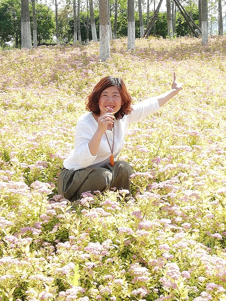 北京菖蒲河公园女人图片