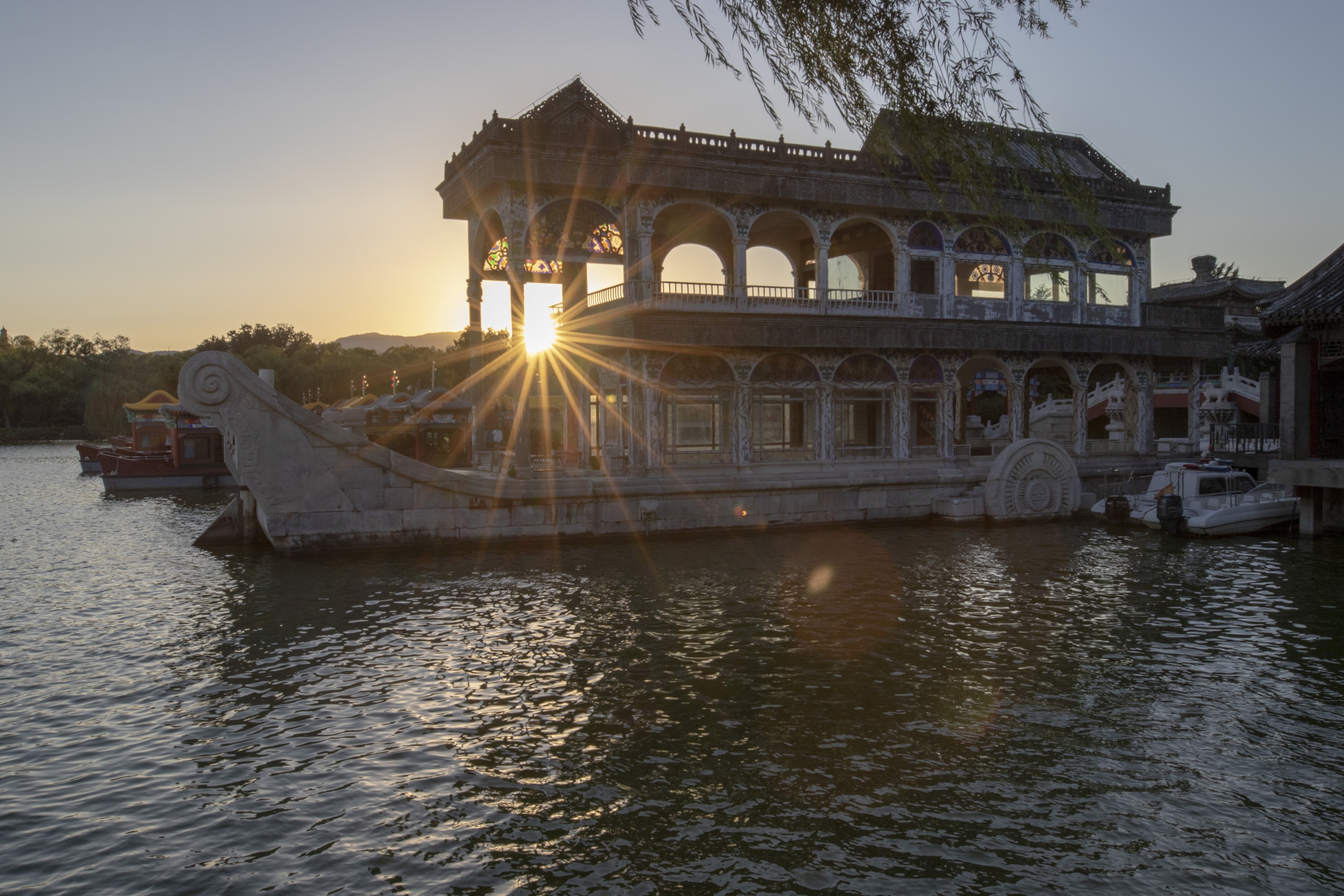 图/文:知足常乐     颐和园画舫.