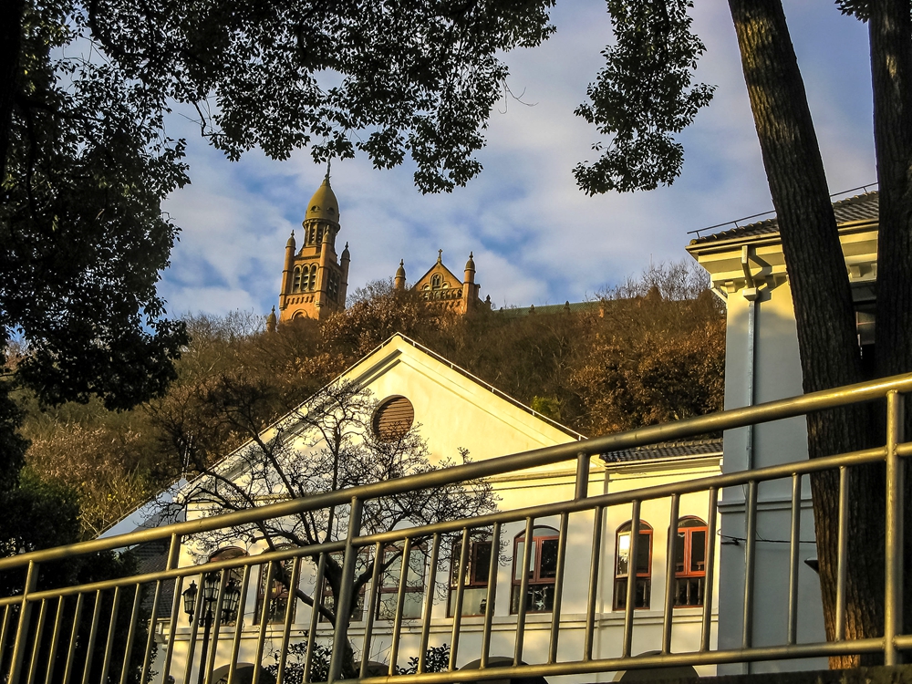 是上海天主教徒在东南沿海的主要朝圣地