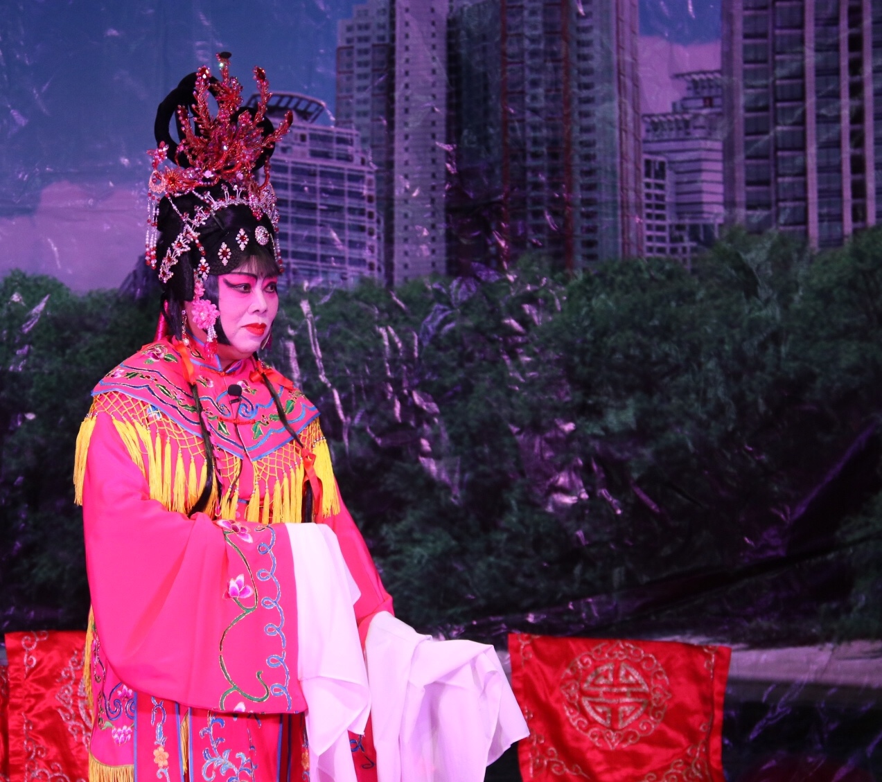 《花头台》开场