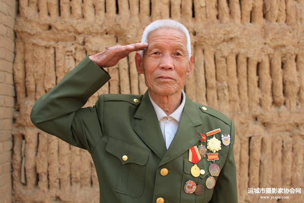 人们不知道这位军需处长的名字, 可是,永远也忘不了 他留给我们的那只