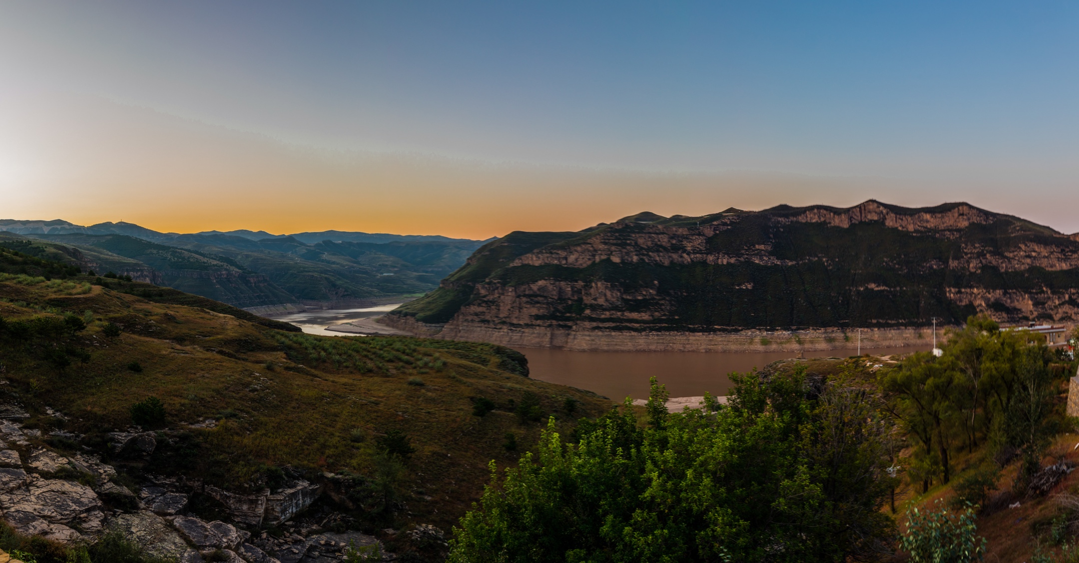 乾坤灣是一幅天然太極圖,是黃河古道秦晉峽谷上一大天然景觀