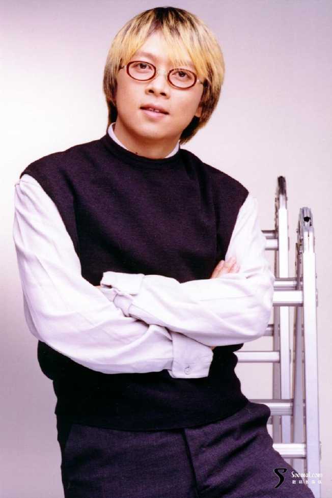 经典老歌《一天到晚游泳的鱼》 作词:许常德作曲:陈复明演唱:老荣