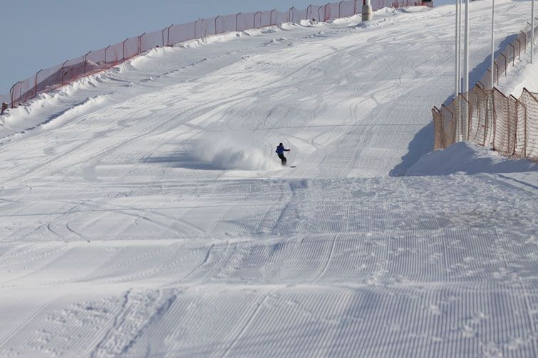 克拉玛依龙山滑雪场图片