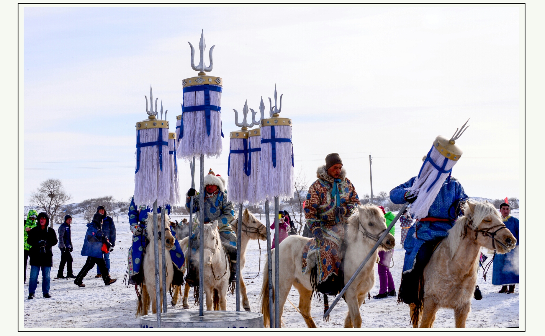 那达慕是蒙古族的一个传统节日盛会,是文化,娱乐的意思