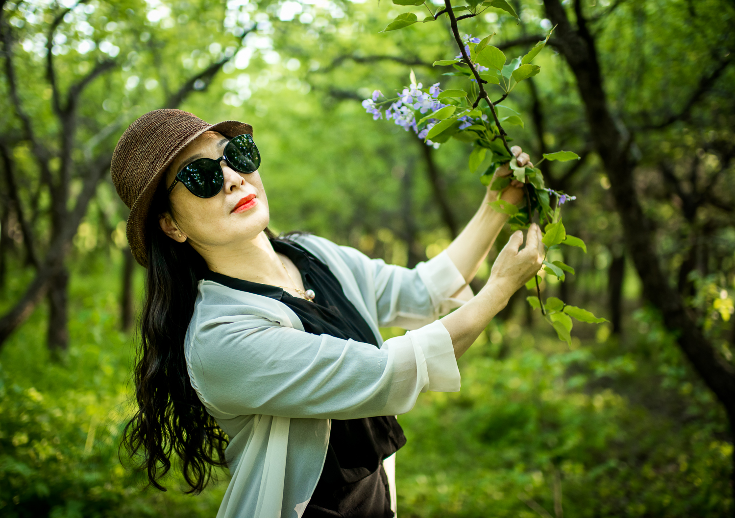 学做一个优雅从容的女人,人生,因静而从容,因从容而优雅.