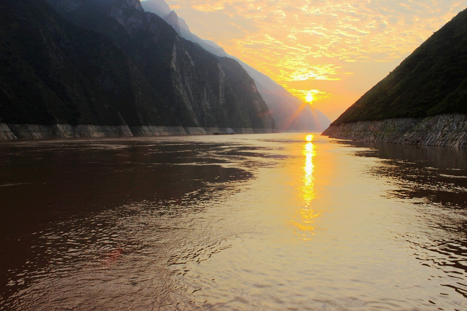 世界最美的日出山水图片