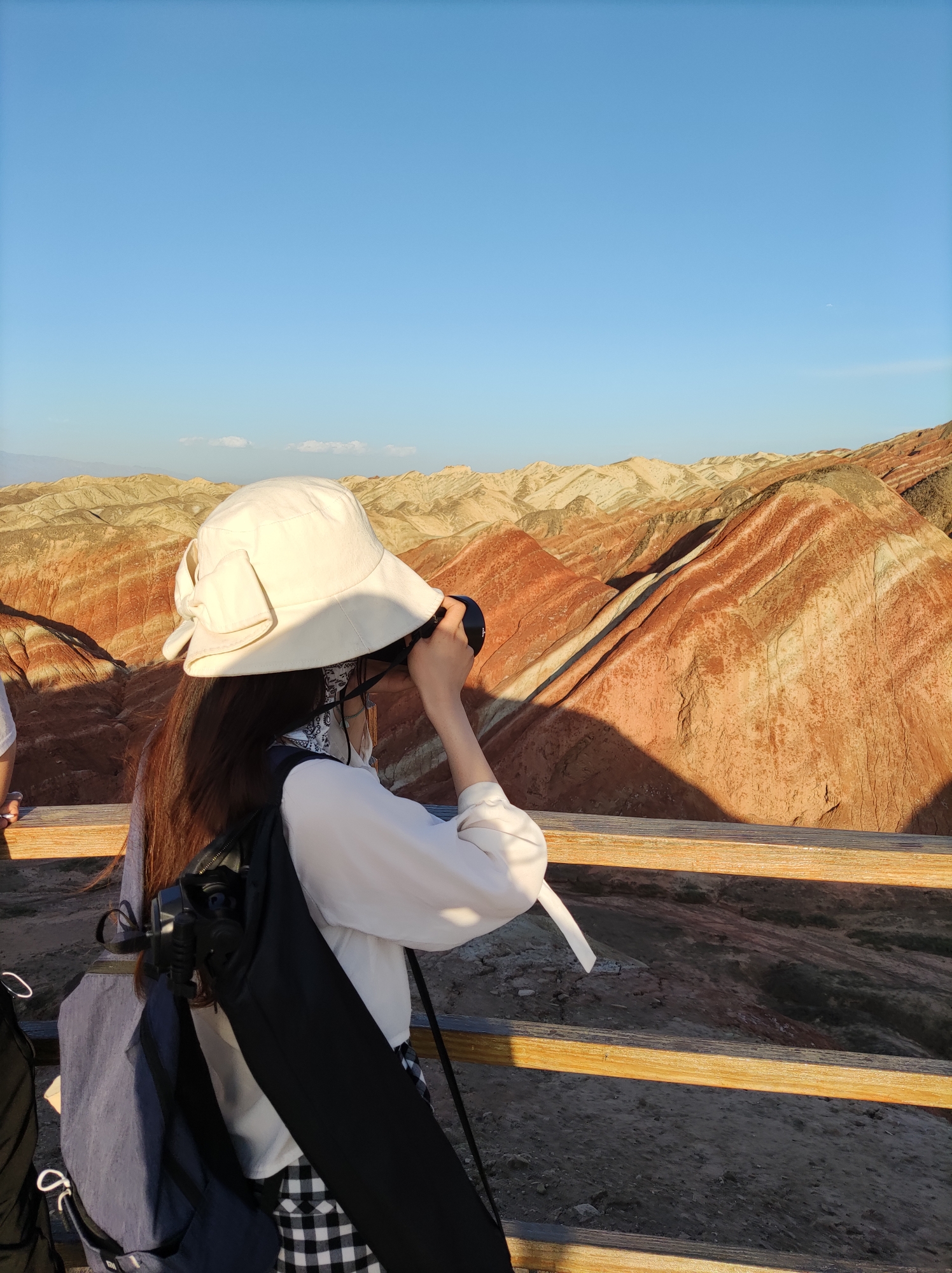 美女走丹霞: 甘肃张掖七彩丹霞公园及平山湖大峡谷行摄之旅