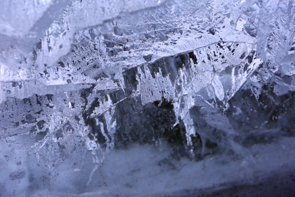 哈尔滨松花江大顶子山早春融冰