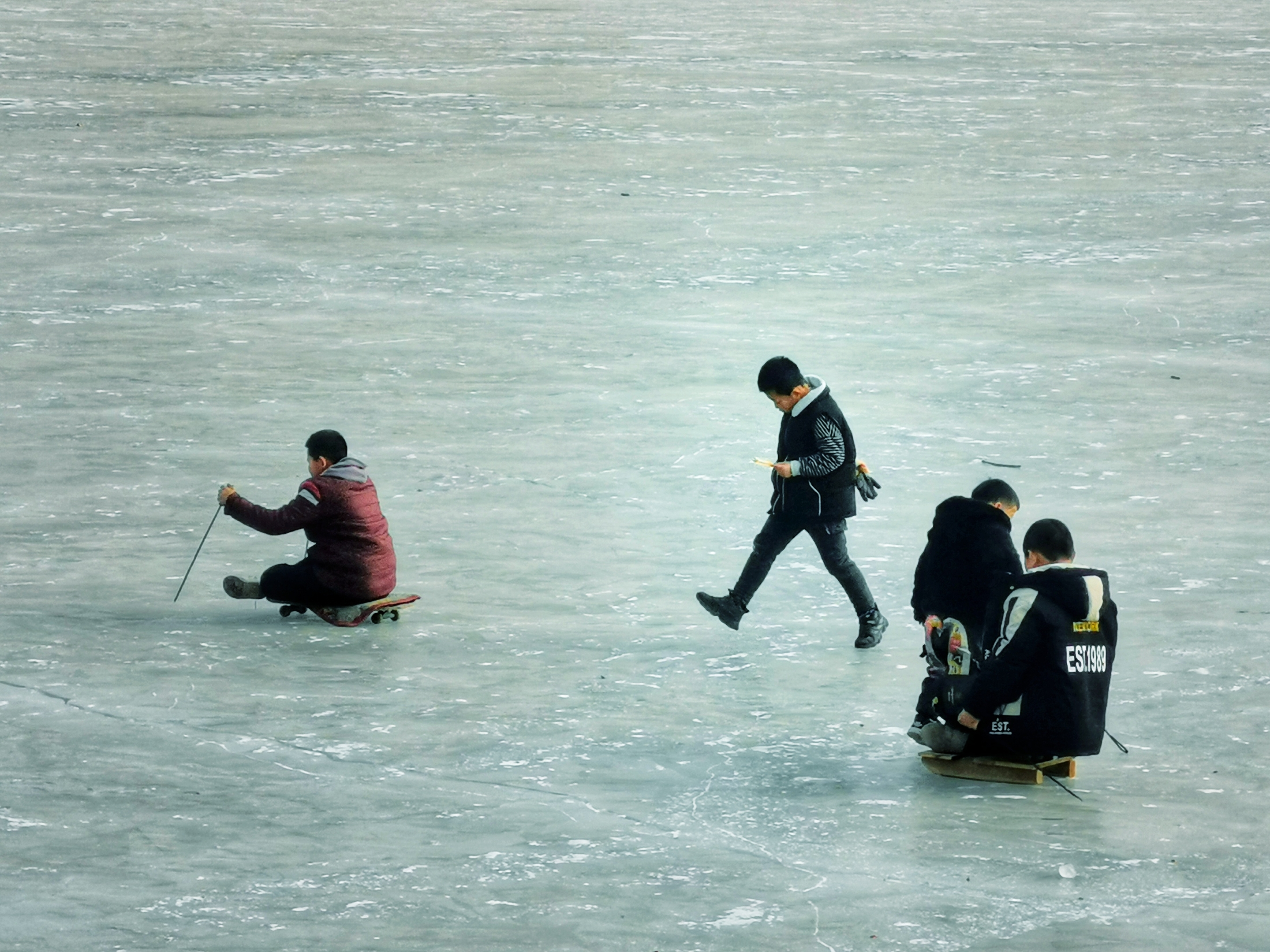 首发真想下去滑冰车二