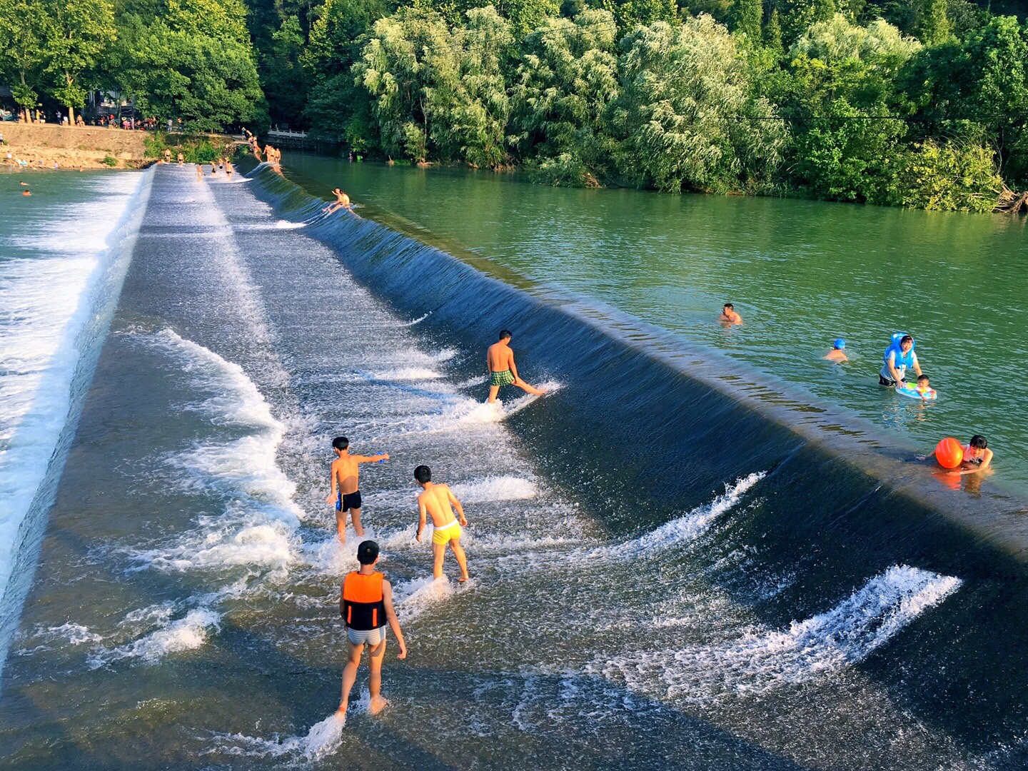 《爽·嬉水于白沙溪》手机随记