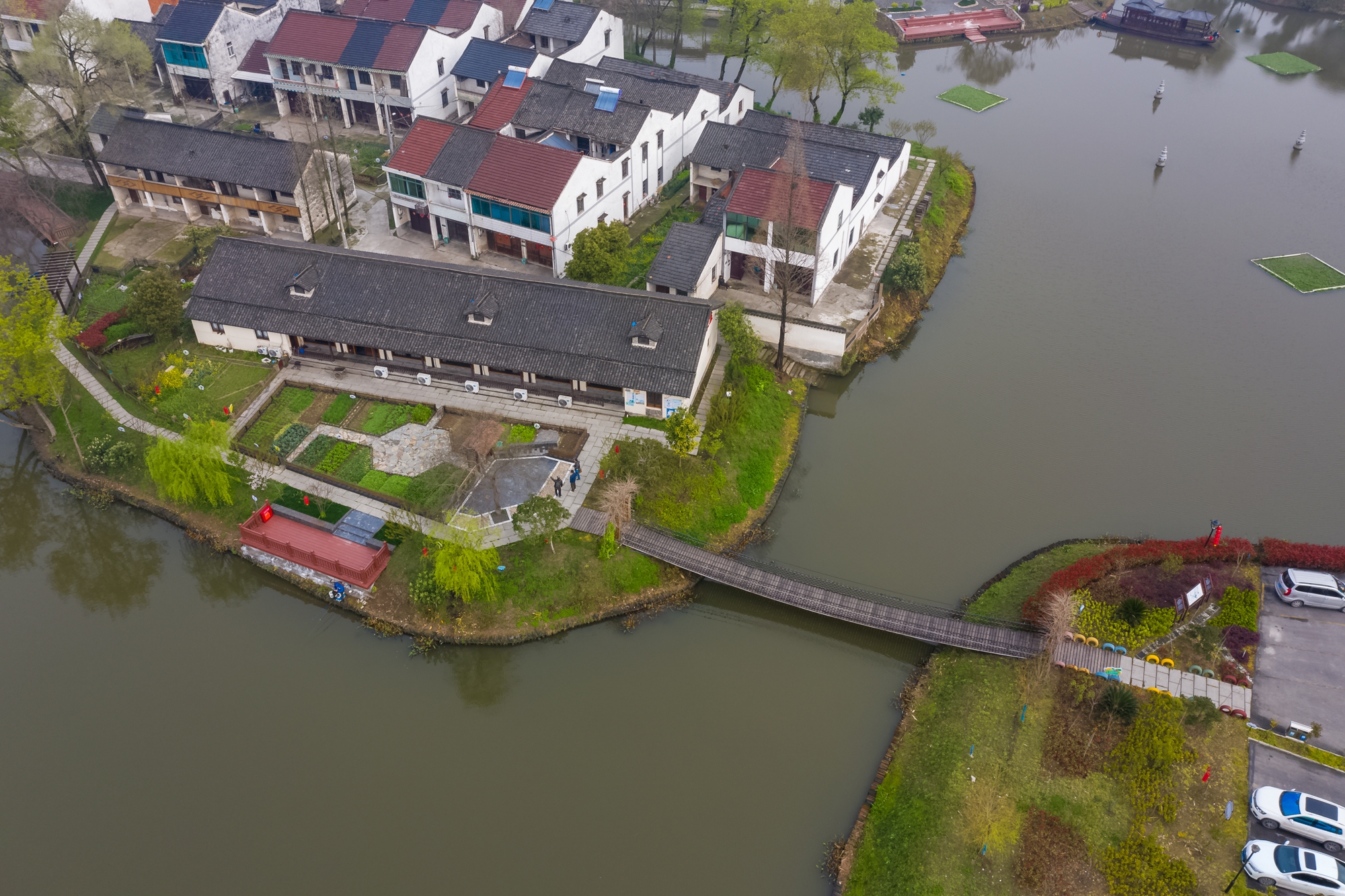 我们来到湖州善琏镇的窰里村.