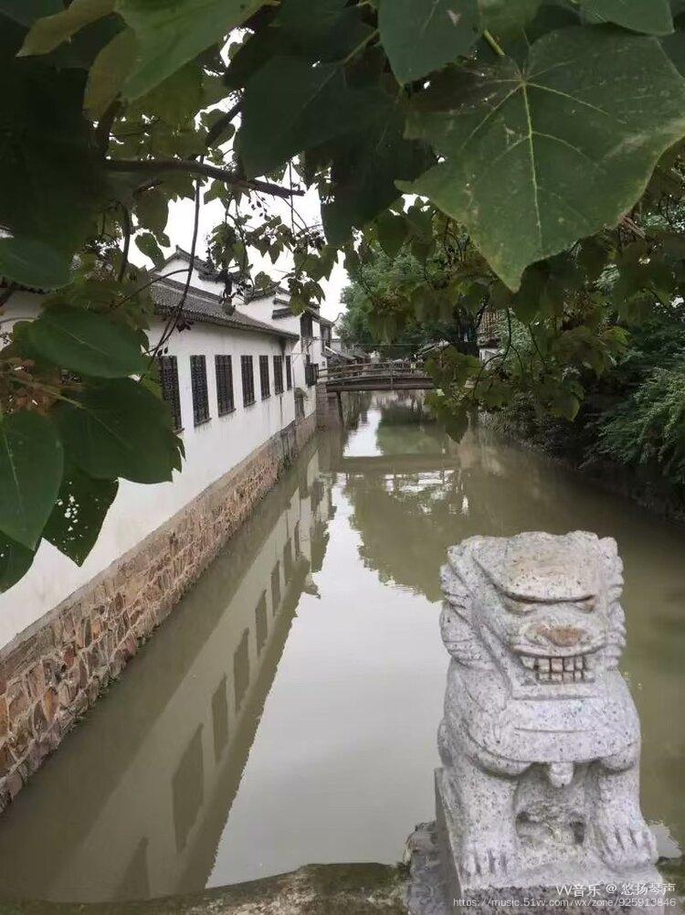 是原南汇地区的四大镇之一,2002年7月由原新场镇,坦直镇撤