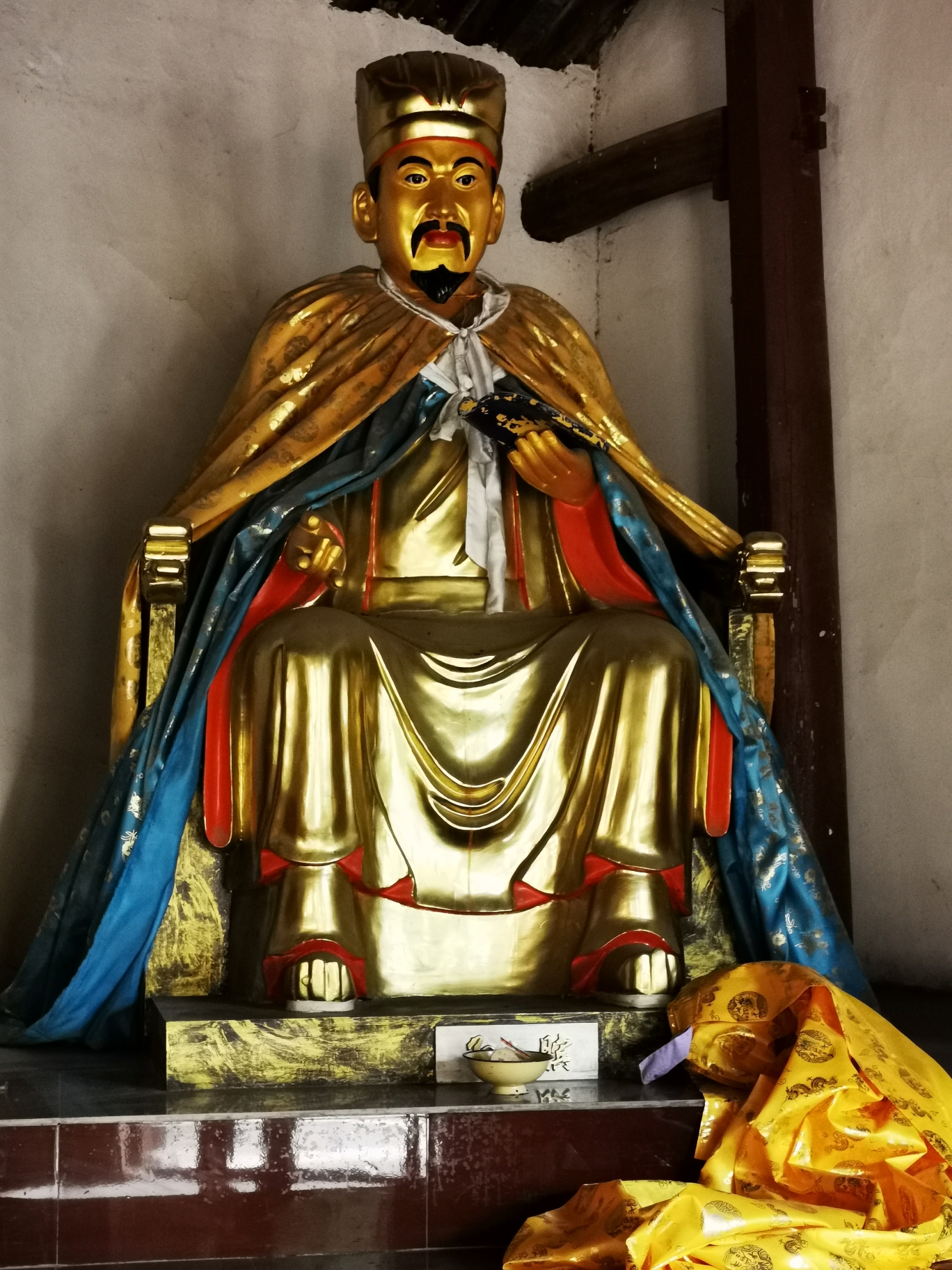 村南马蓝河畔,始建于汉武帝时,宋朝的时候取名"丹阳观"后改名为桃源宫