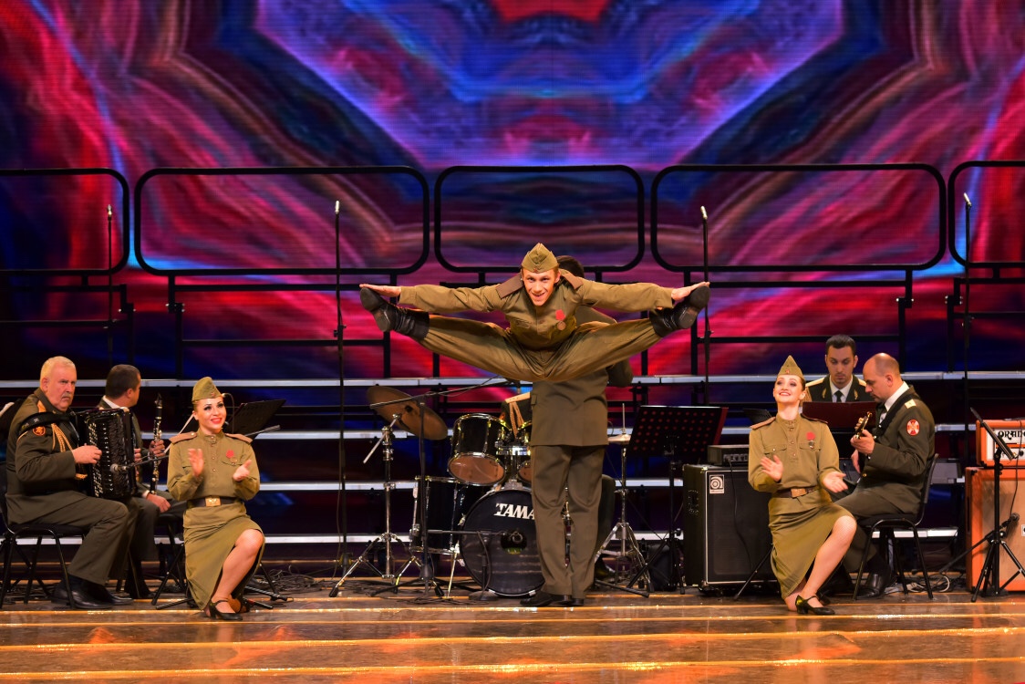 俄罗斯红军歌舞团,合唱团,交响乐团联袂在兰州演出