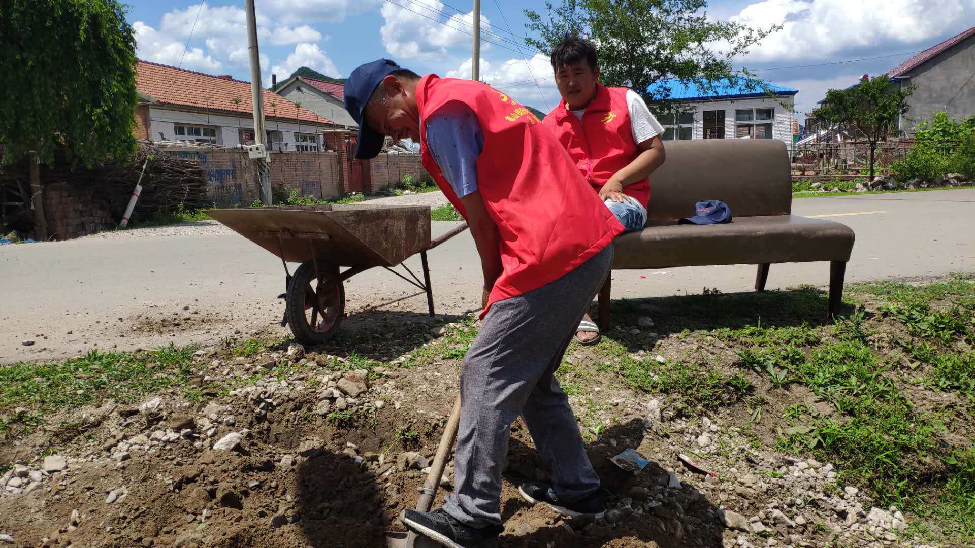 资金不足,我们干劲儿足!西场村变化在2020