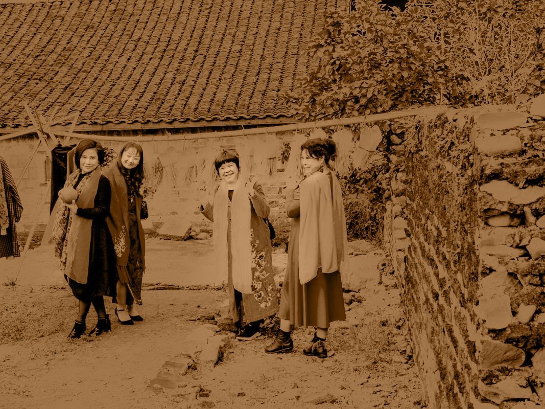 ps制作老旧照片.